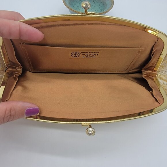 1960s Vintage Avon By Kadin White and Gold‎ Rayon Clutch - Picture 9 of 9